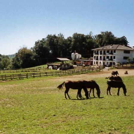 Bed and Breakfast Favetto Family Ranch Rueglio Exterior foto